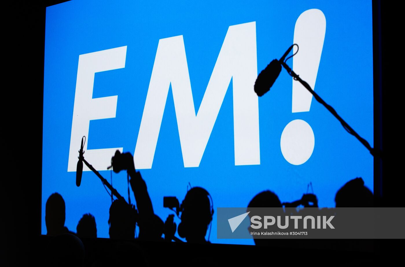 French presidential candidate Emmanuel Macron presents his program