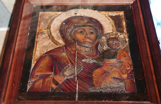 Transfer of 18th century Icon of Our Lady of Blachernae to Vysoko-Petrovsky Monastery in Moscow