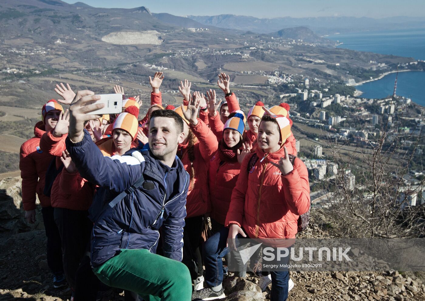 Grand Ecological Marathon "My Blooming Planet" kicks off in Artek child center