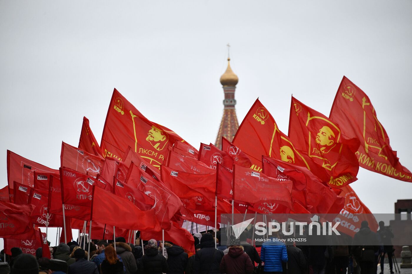 Flowers laid at Stalin's grave