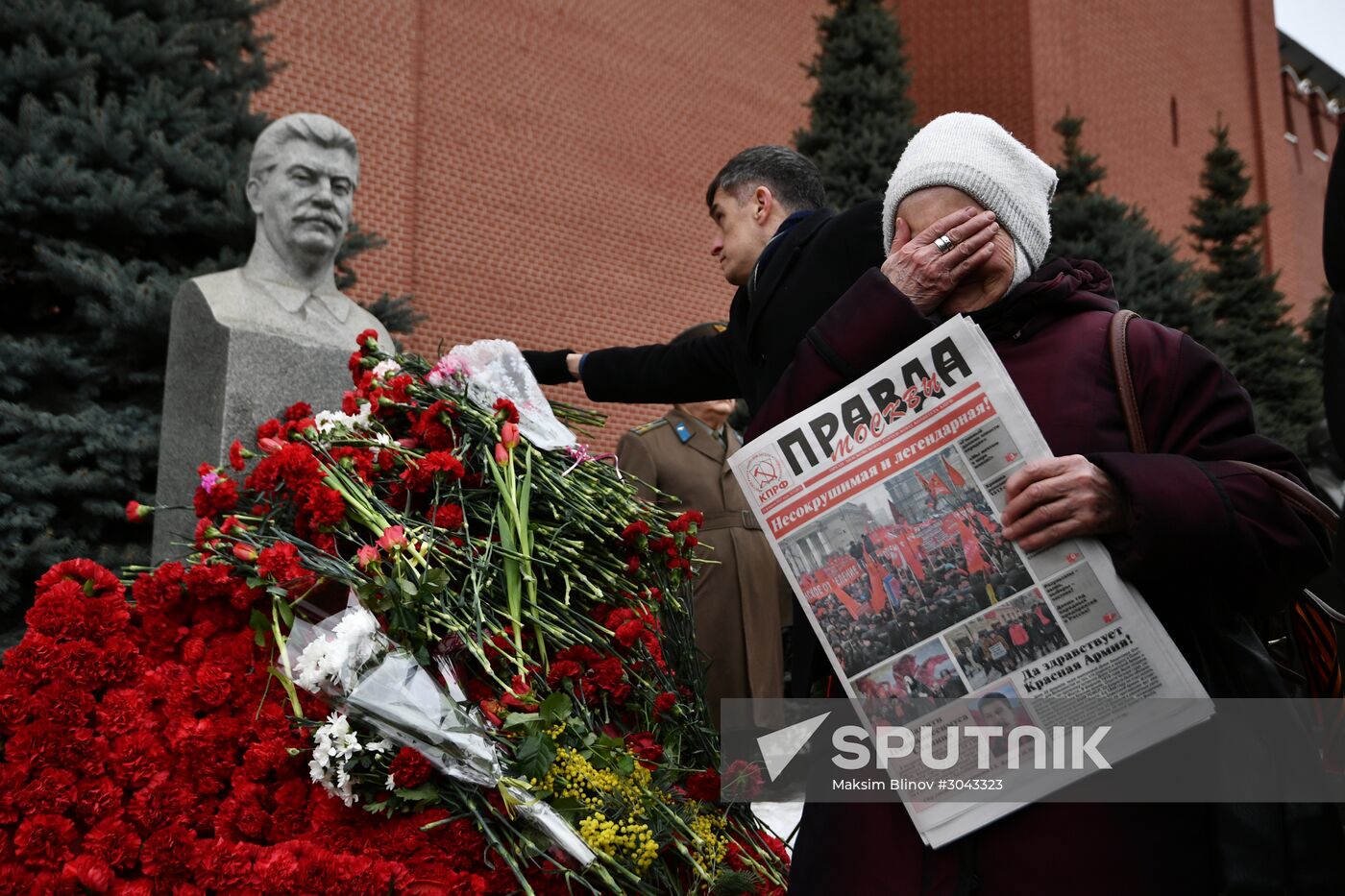 Flowers laid at Stalin's grave