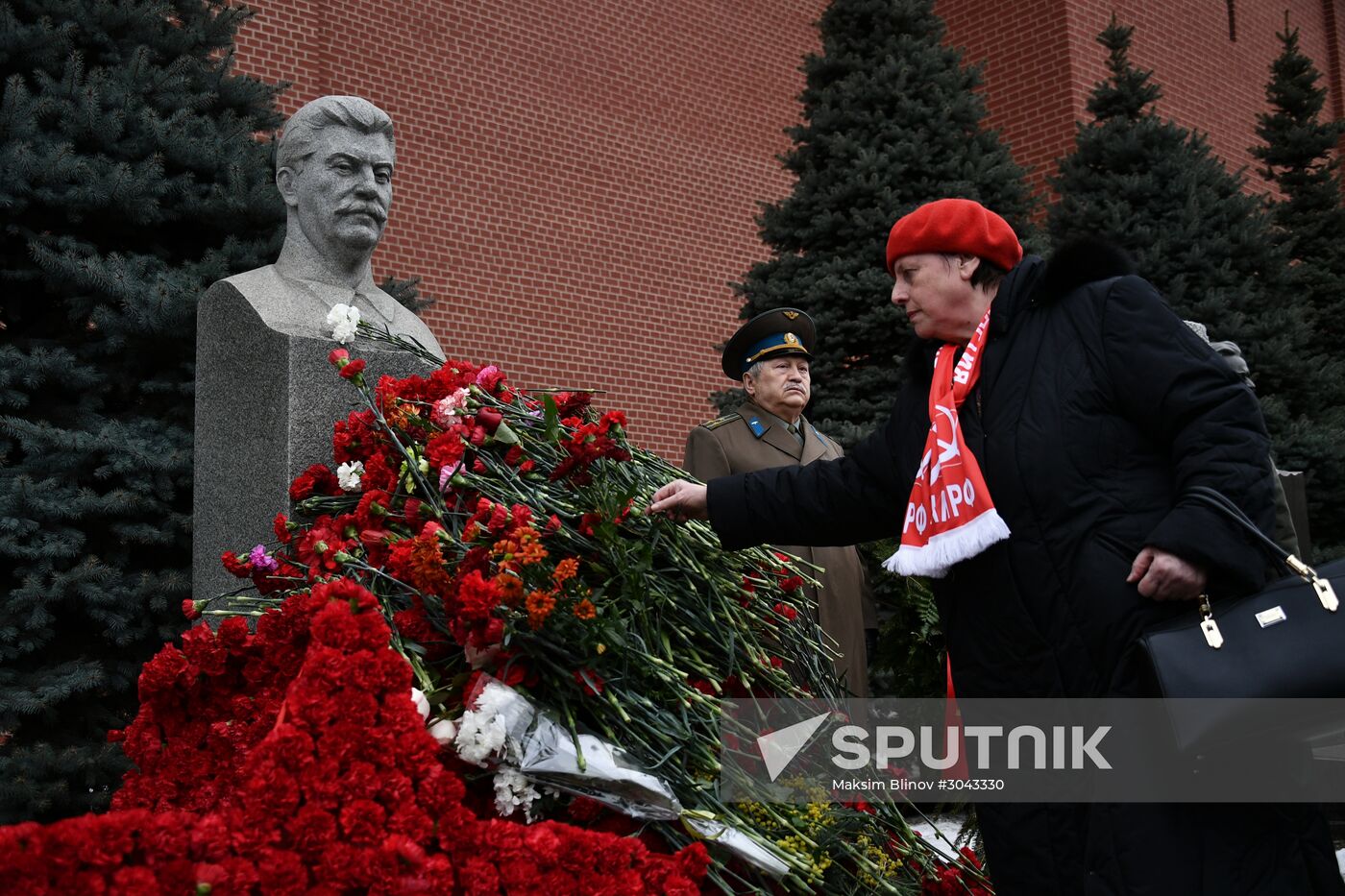 Flowers laid at Stalin's grave