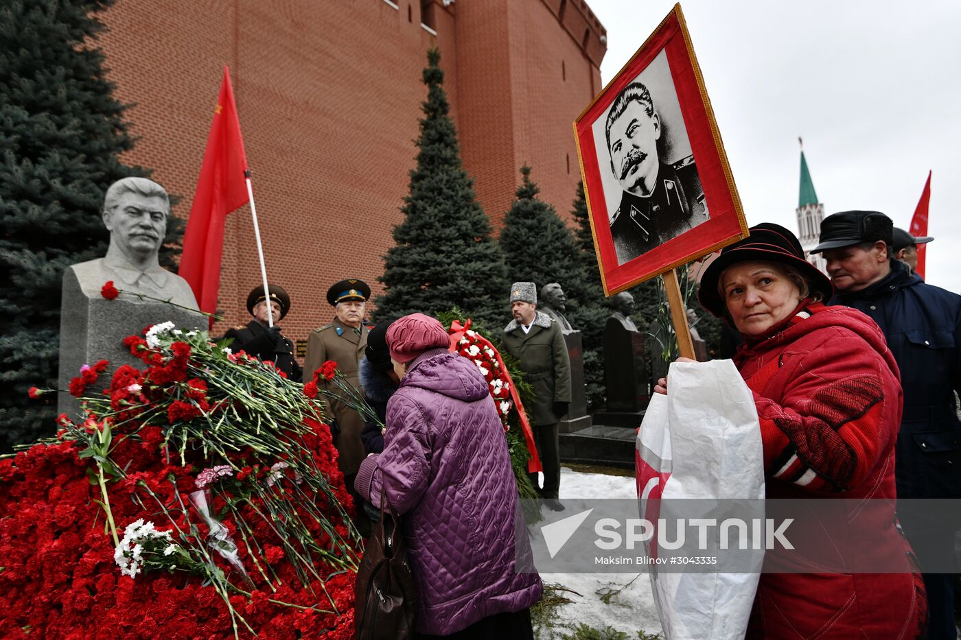 Flowers laid at Stalin's grave