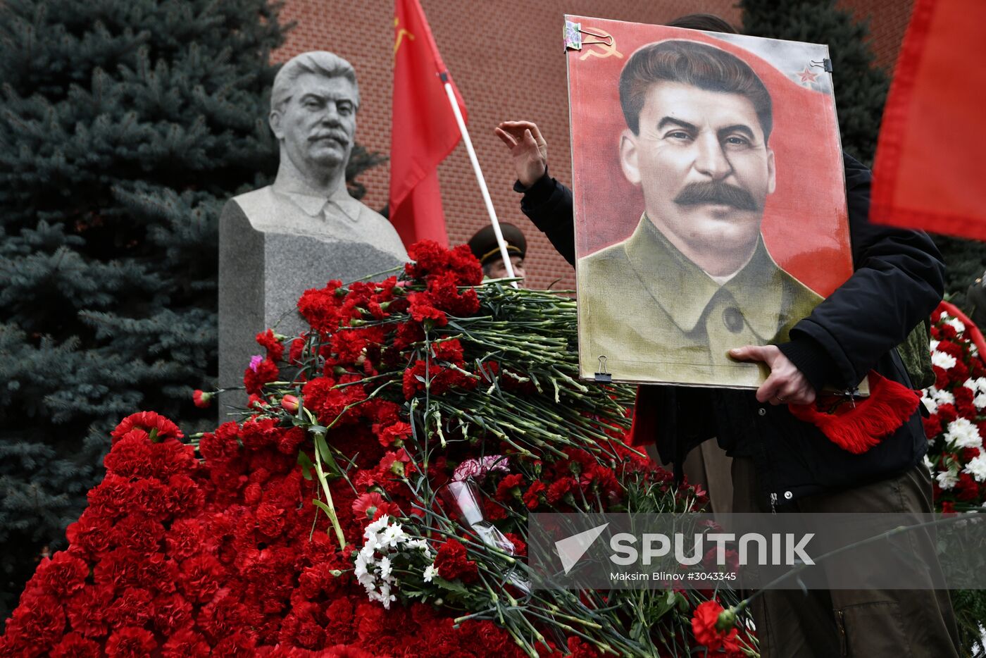 Flowers laid at Stalin's grave