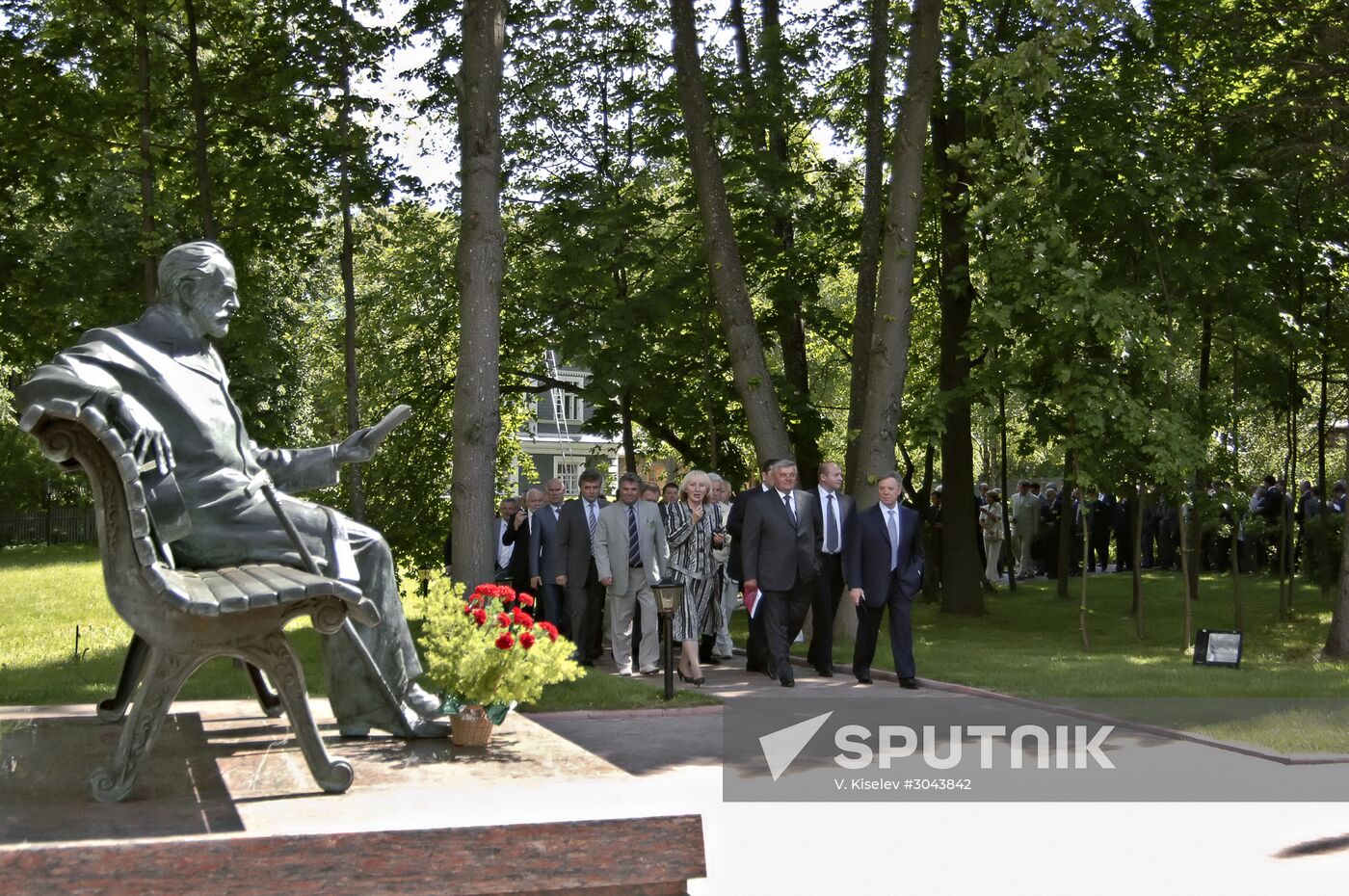 Boris Gromov's visit to Tchaikovsky Museum-Estate