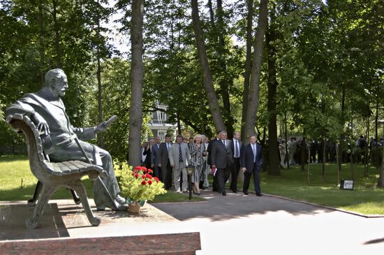 Boris Gromov's visit to Tchaikovsky Museum-Estate