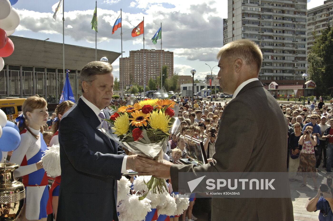 Boris Gromov at opening of memorial in Voskresensk