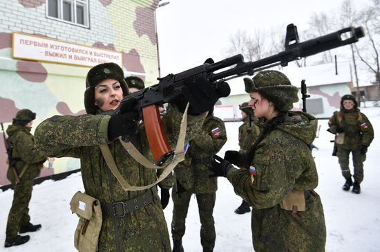 Makeup for Camouflage beauty contest