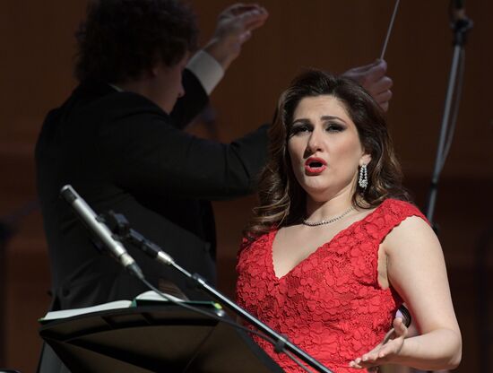 Premiere of The Swallow opera by Puccini