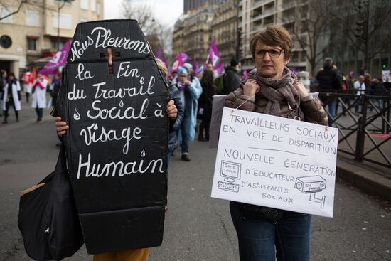 French presidential candidate Mélenchon attends medics' rally in Paris