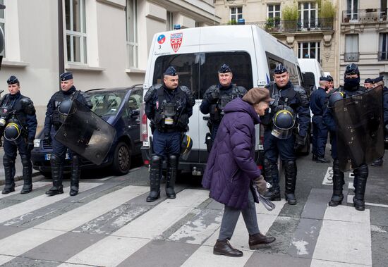 French presidential candidate Mélenchon attends medics' rally in Paris