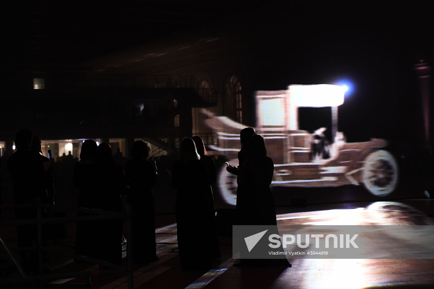 Multimedia project "Manege. 200 Years"