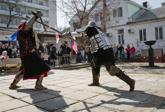 "Joust for Those Beautiful Dames" theatrical show in Crimea