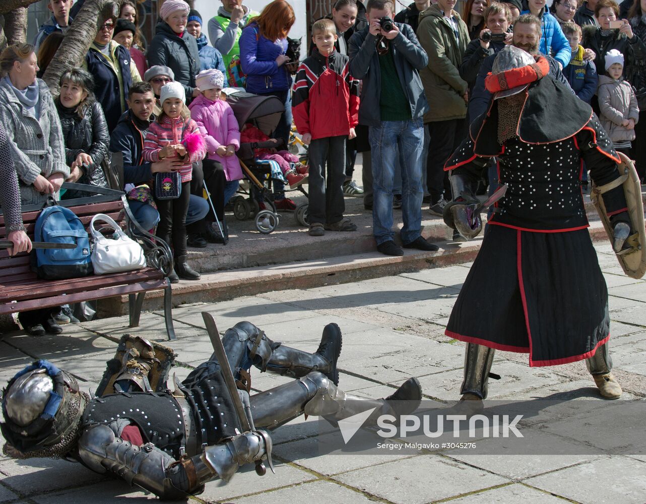 "Joust for Those Beautiful Dames" theatrical show in Crimea