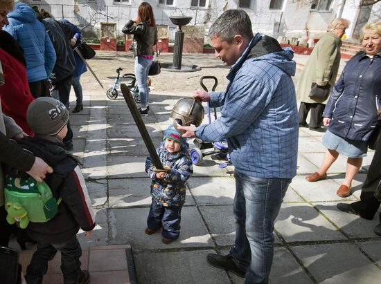 "Joust for Those Beautiful Dames" theatrical show in Crimea