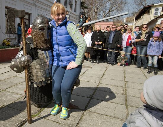 "Joust for Those Beautiful Dames" theatrical show in Crimea