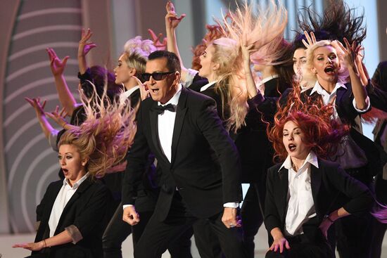 Valentin Yudashkin gala show