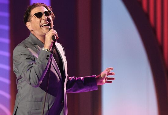 Valentin Yudashkin gala show