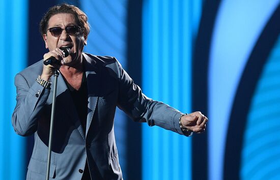 Valentin Yudashkin gala show