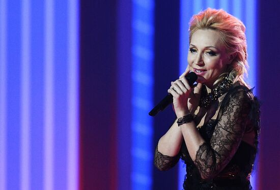 Valentin Yudashkin gala show