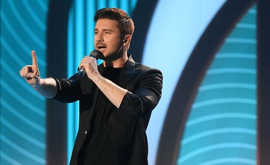 Valentin Yudashkin gala show