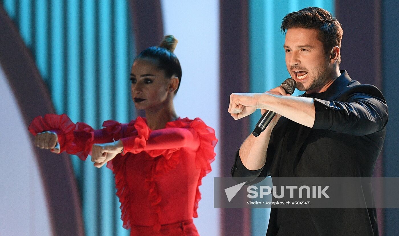 Valentin Yudashkin gala show