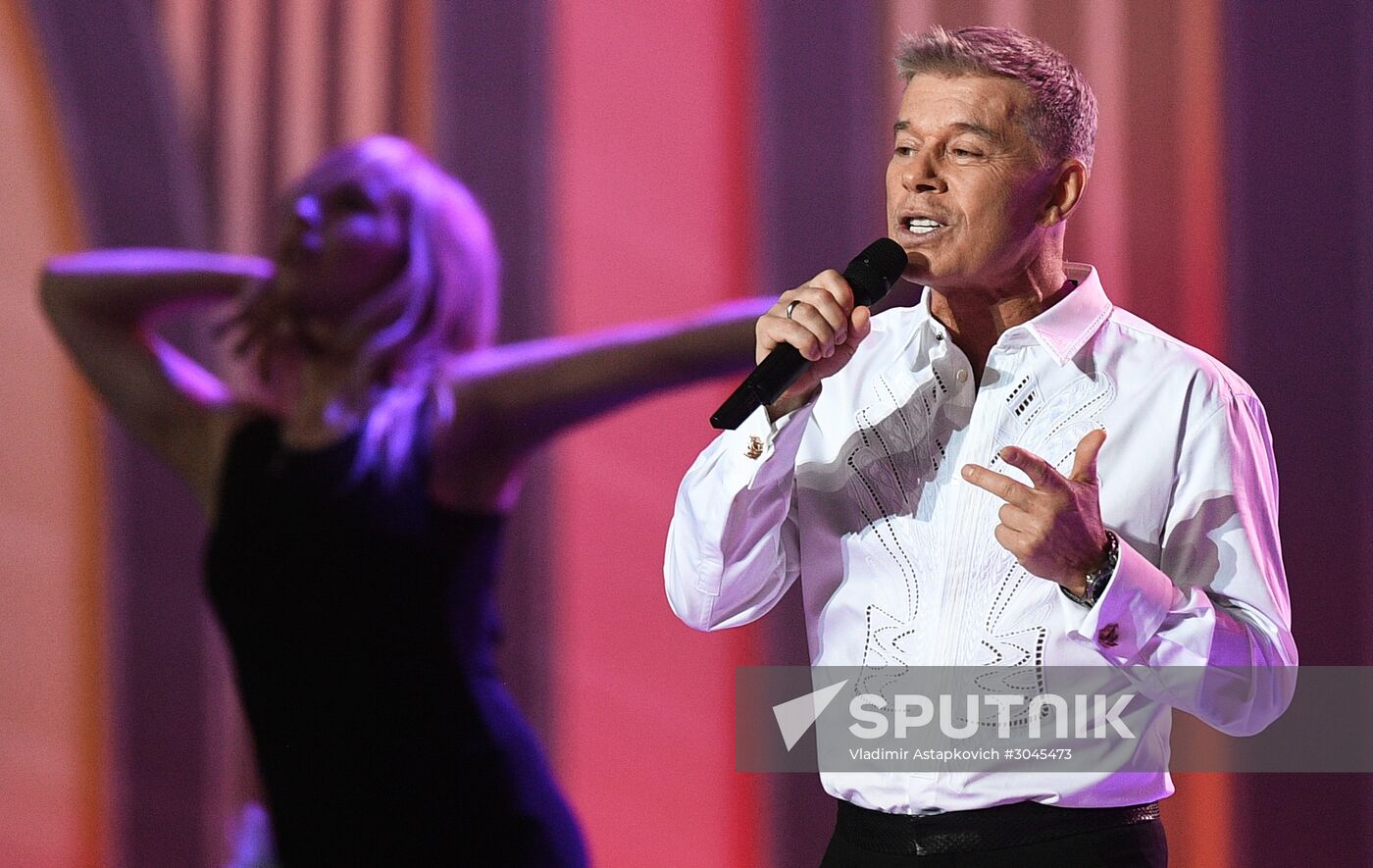 Valentin Yudashkin gala show