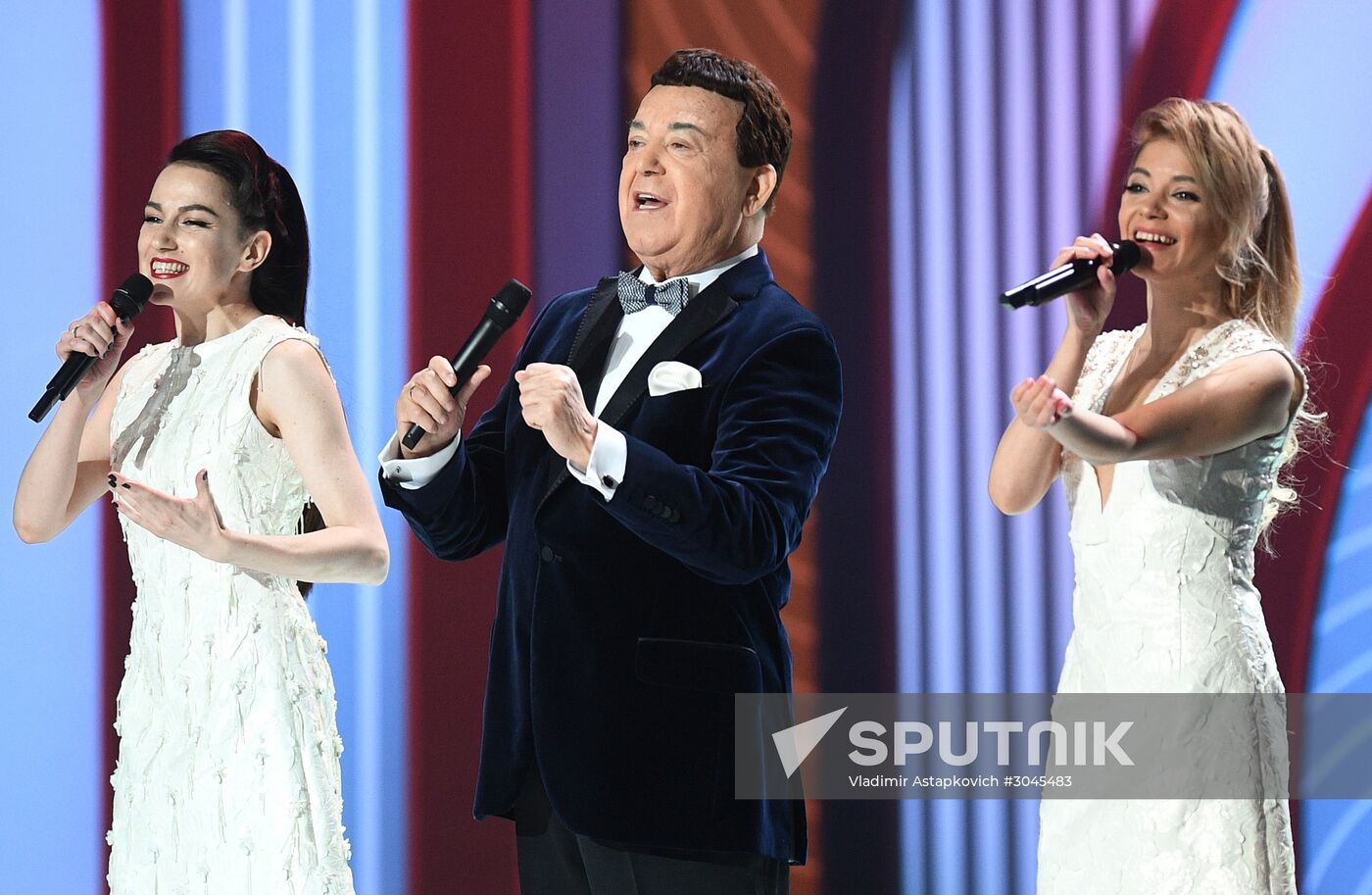 Holiday show by Valentin Yudashkin