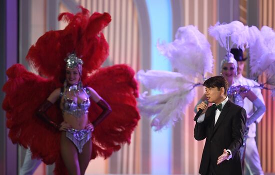 Holiday show by Valentin Yudashkin