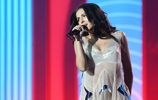 Valentin Yudashkin gala show