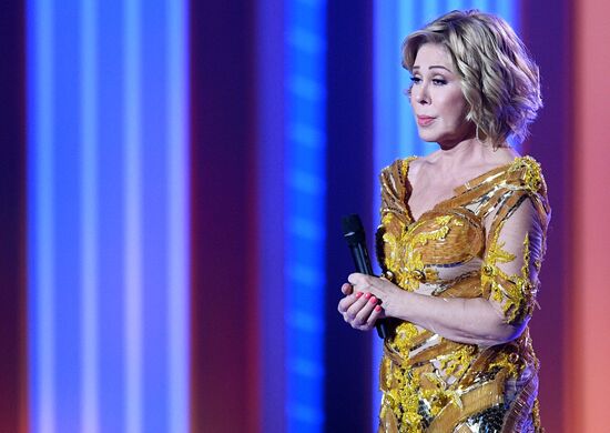 Valentin Yudashkin gala show