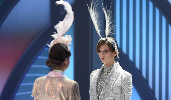 Valentin Yudashkin gala show