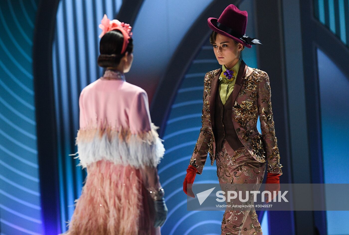 Valentin Yudashkin's show