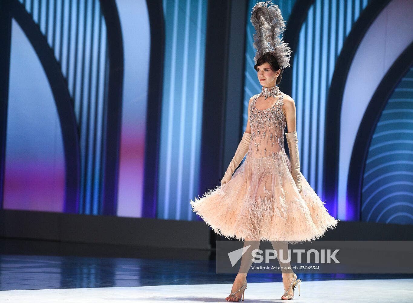 Holiday show by Valentin Yudashkin