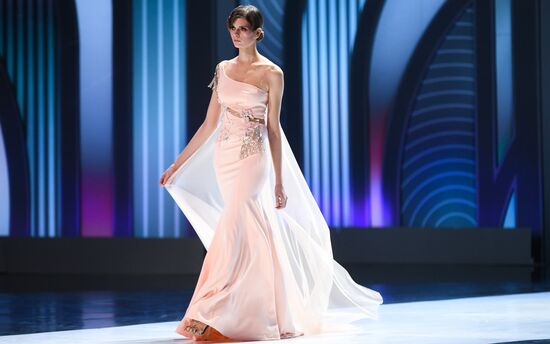 Valentin Yudashkin gala show