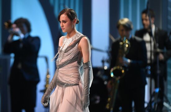 Valentin Yudashkin's March 8 show