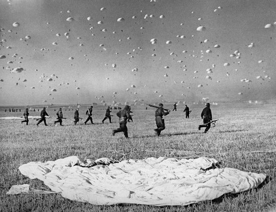 Paratroopers