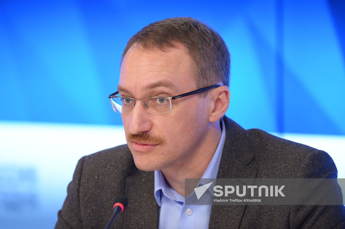 Roundtable discussion "Fall of the Great Empire: Ahead of the 100th anniversary of the Russian Revolution"