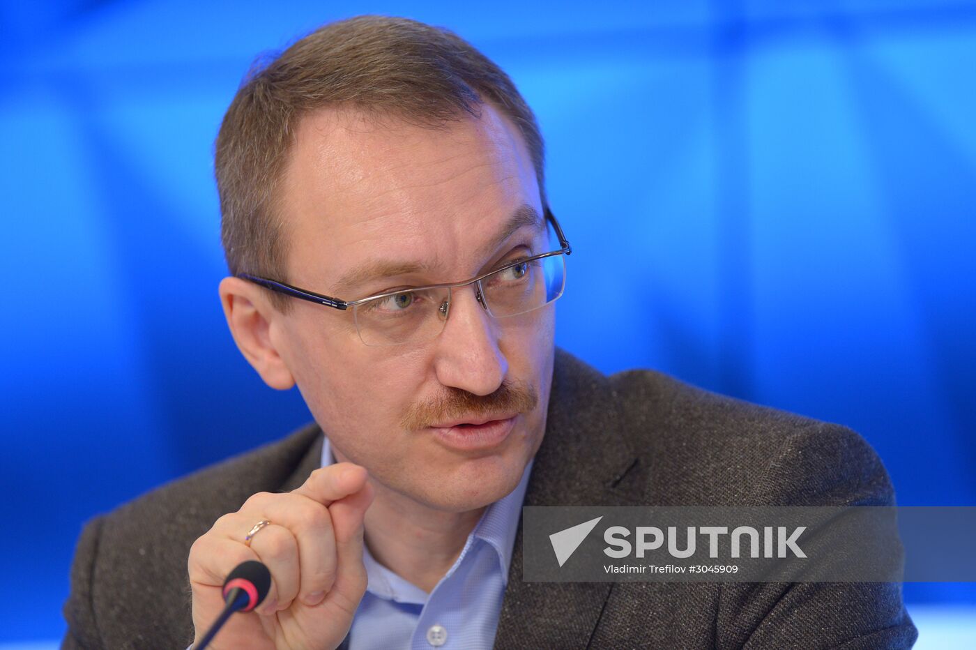 Roundtable discussion "Fall of the Great Empire: Ahead of the 100th anniversary of the Russian Revolution"