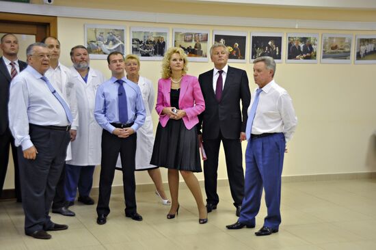 Dmitry Medvedev visits Institute of Obstetrics and Gynecology
