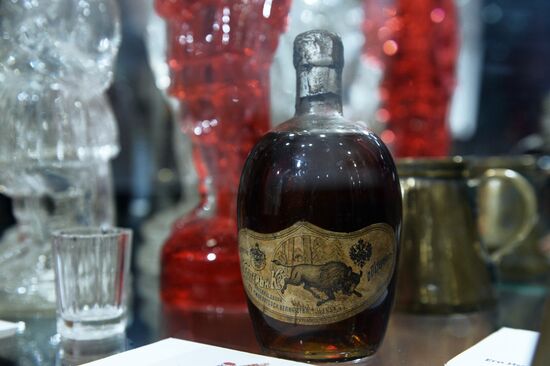 Opening of the exhibition, His Imperial Majesty's Court Suppliers