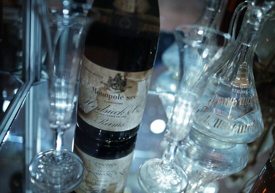 Opening of the exhibition, His Imperial Majesty's Court Suppliers