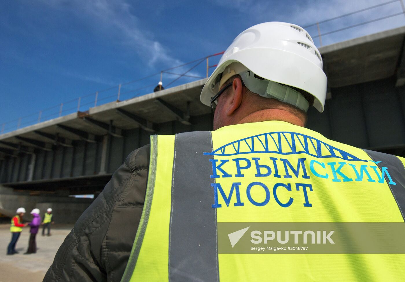 Building the Crimean Bridge