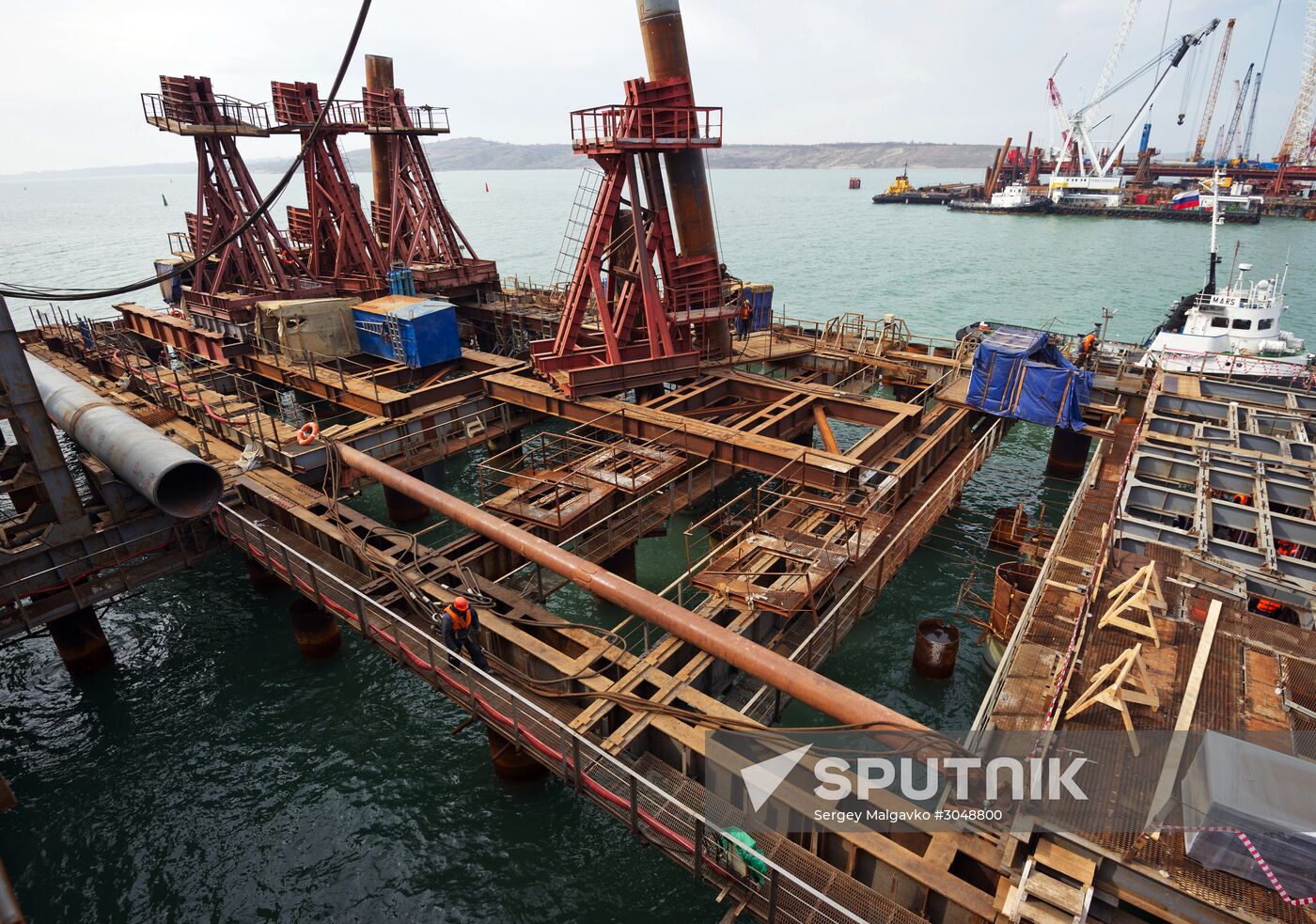 Building the Crimean Bridge