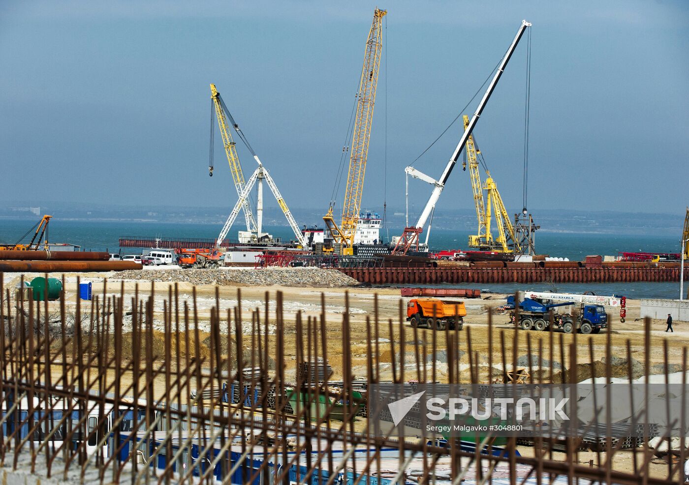 Building the Crimean Bridge