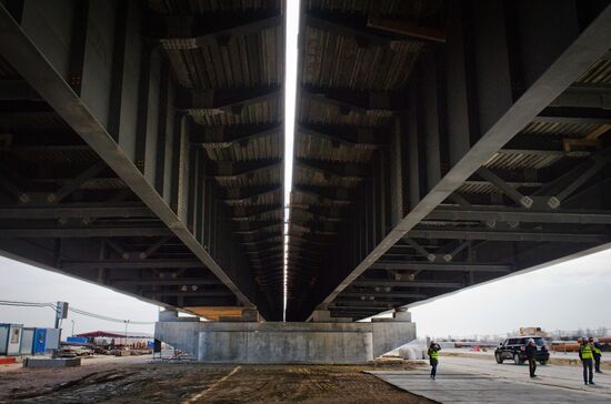 Building the Crimean Bridge
