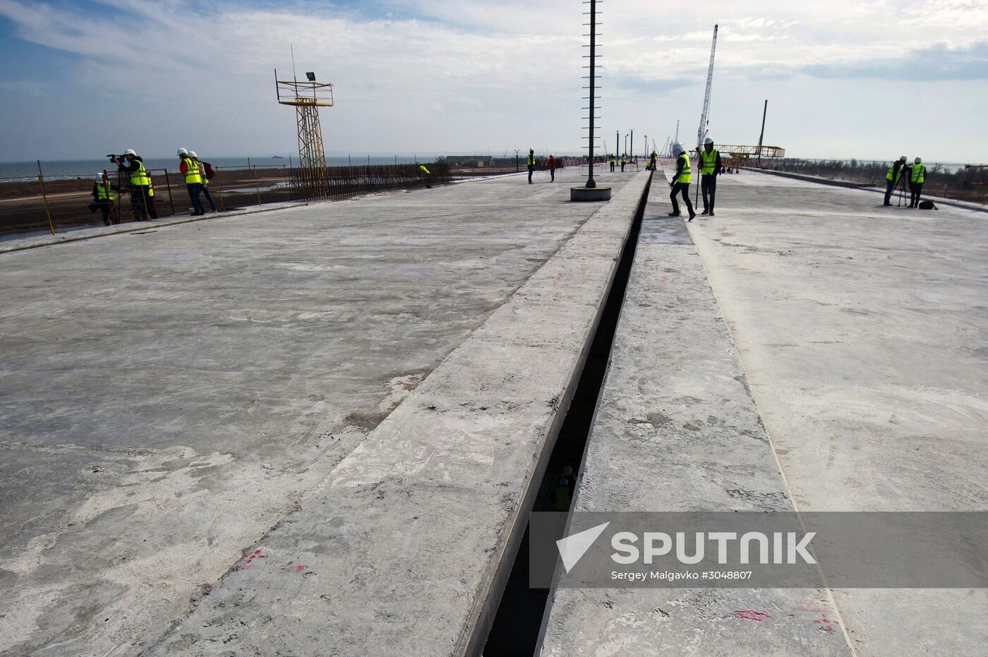Building the Crimean Bridge