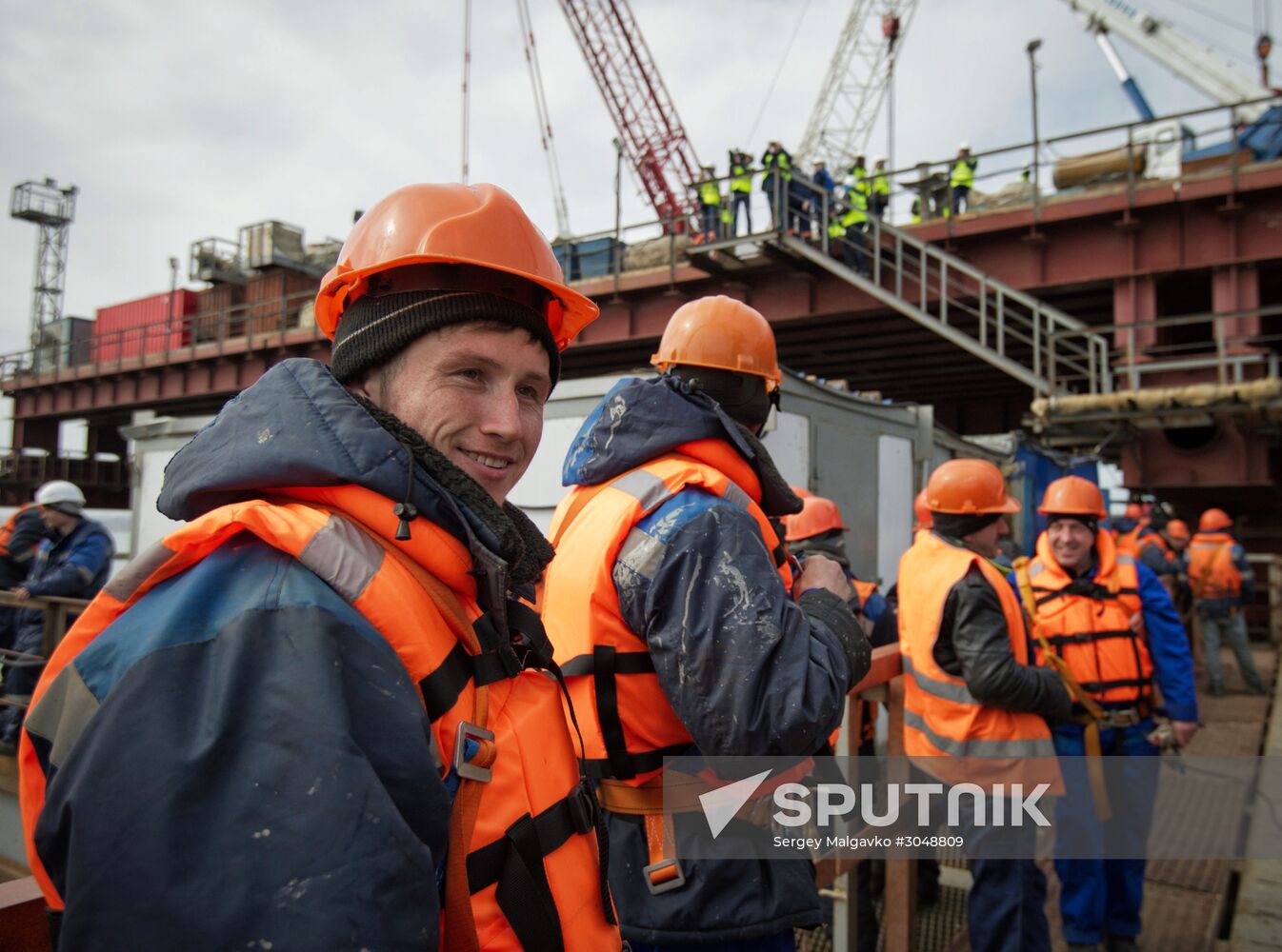 Building the Crimean Bridge