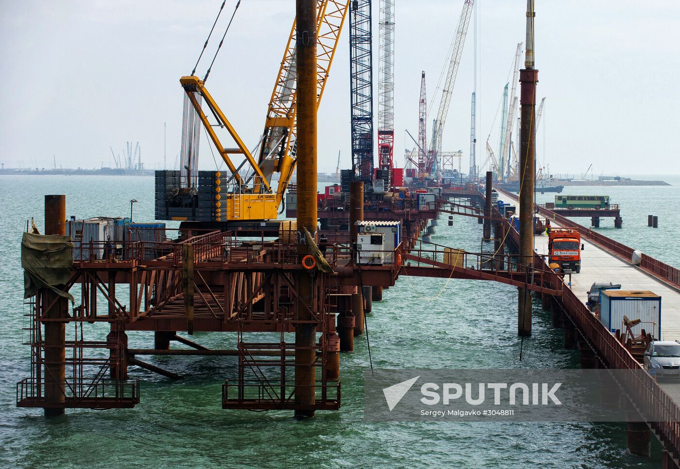 Building the Crimean Bridge