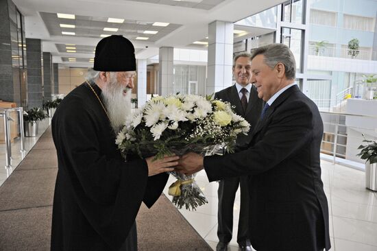 Metropolitan Yuvenaly and Boris Gromov in Krasnogorsk